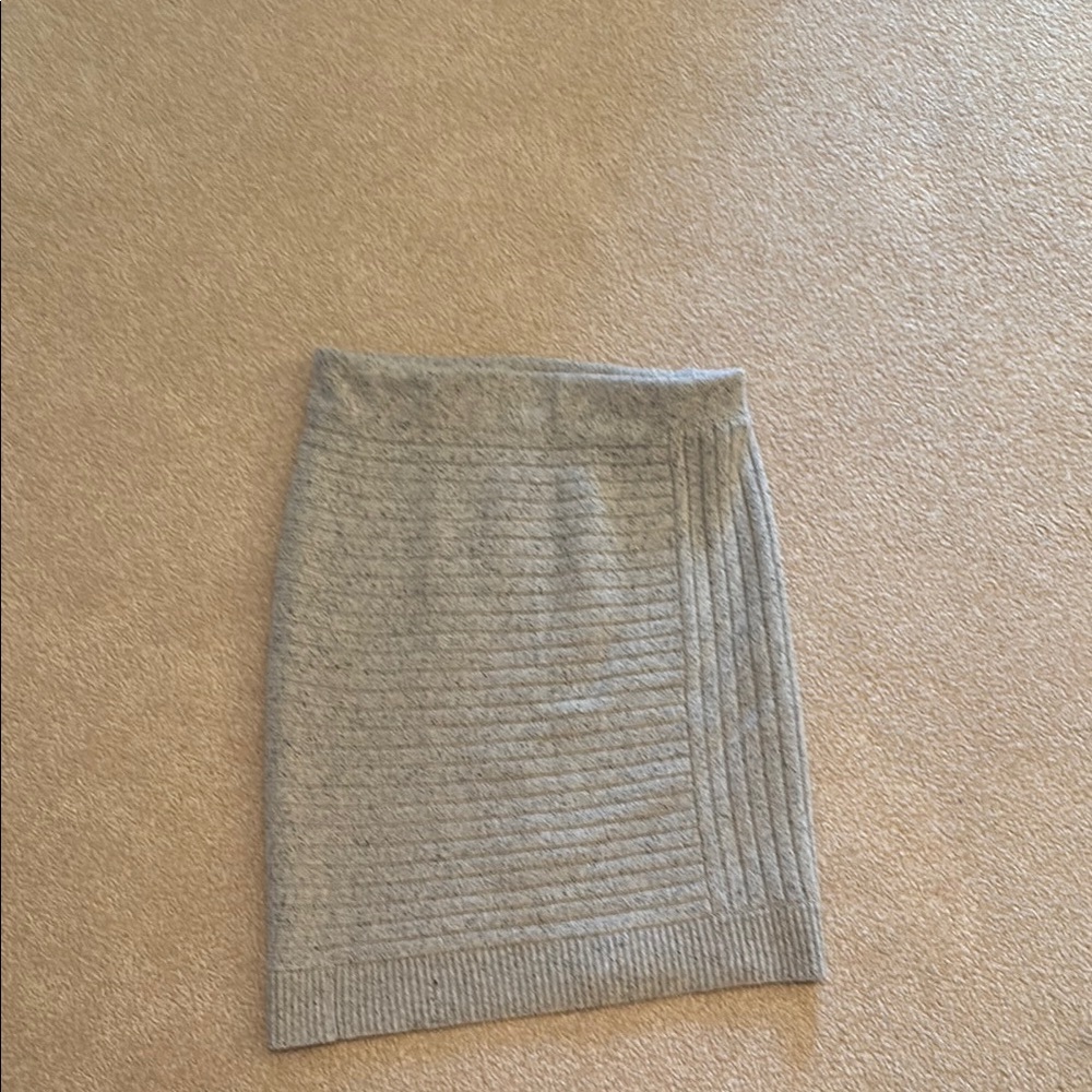Club Monaco Elegant Gray Italian Wool Knit Skirt
